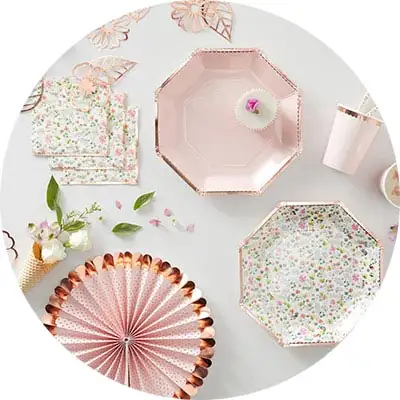 Aikusten juhlateemat